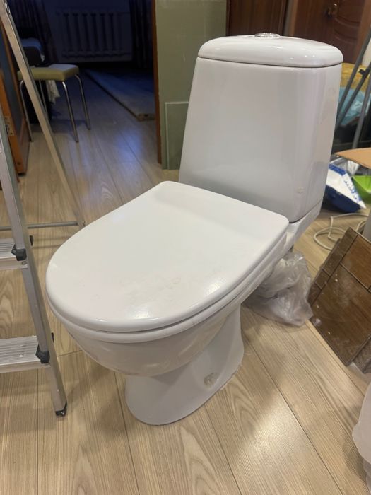 Унитаз б/у 2000тг