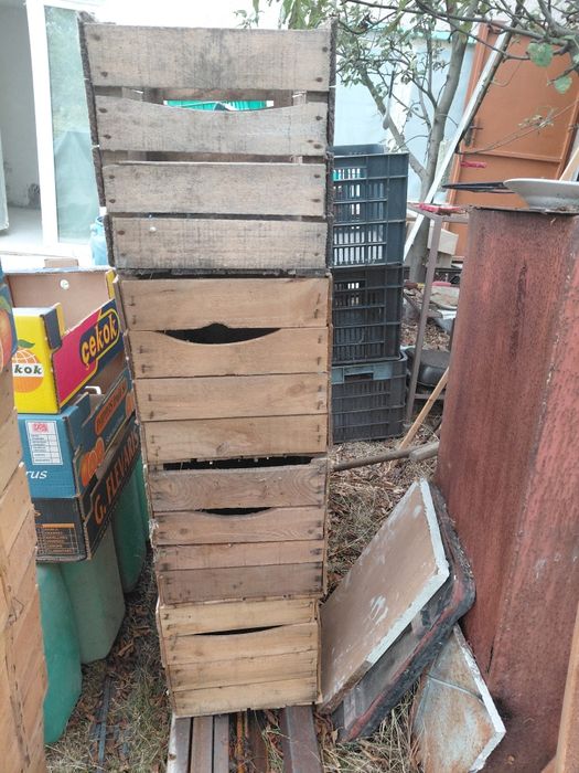 Пластмасови касетки, щайги и пластмасови туби