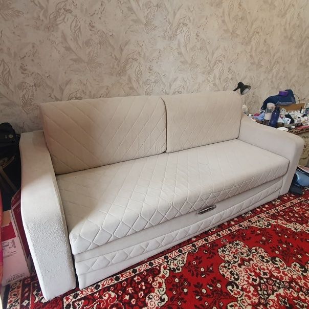 Диван продаётся срочно