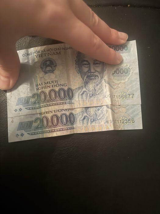 Vand diverse bancnote - lire, dolari, coroane cehe, dongi vietnamezi