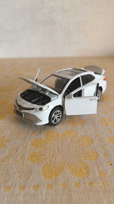 Продаю игрушечные машинки