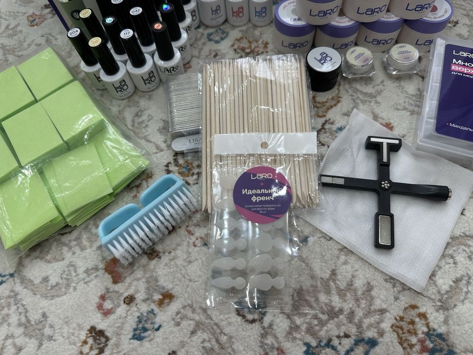 Продам набор для маникюра от Laro