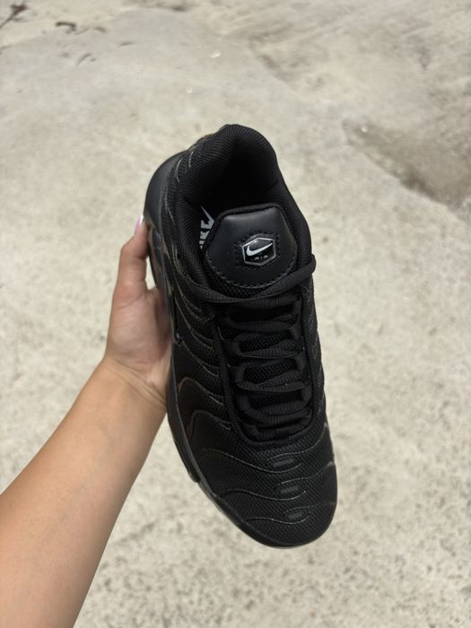 TN  Triple Black