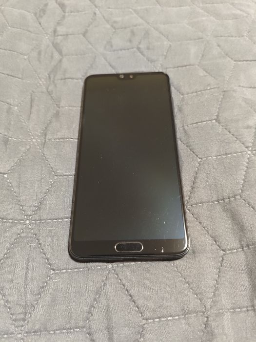 Продавам Huawei P20 PRO