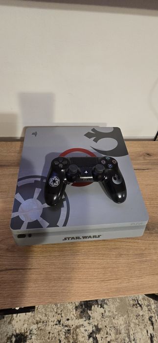 Vand sony ps4 slim cu 8 jocuri