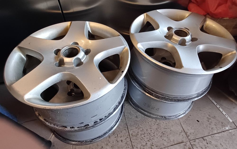 Vând jante originale Touareg