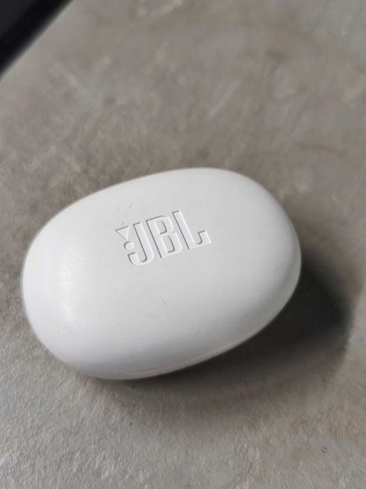 JBL  Bluetooth слушалки