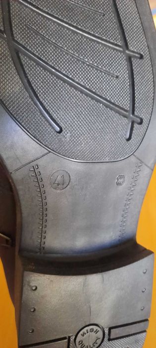 Продавам топли боти