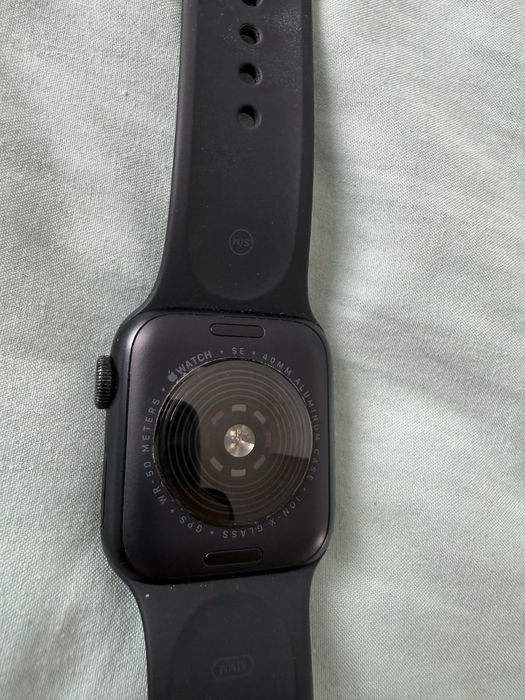 Apple watch SE.
