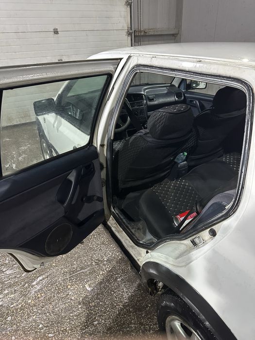 Машина volkswagen vento 1994