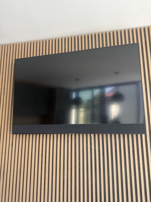 Televizor smart  138 cm
