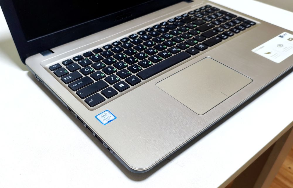 Мощный ноутбук для работы Asus