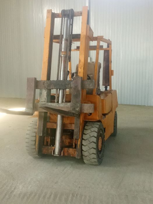 Срочно продам Вилочный погрузчик