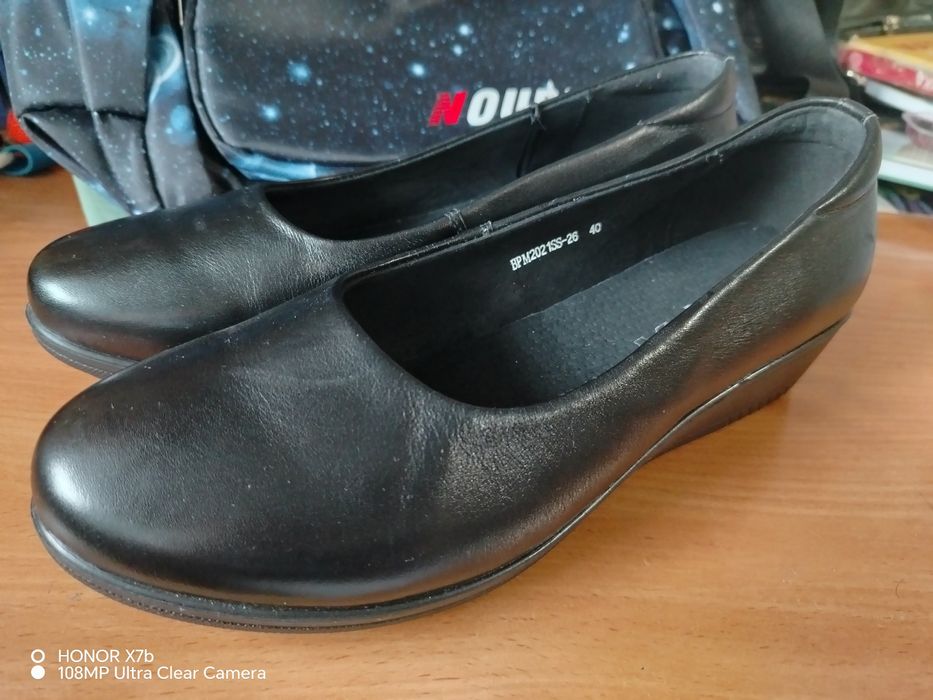 Продам туфли женские размер 40