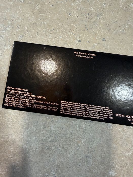 Палетка теней violet voss