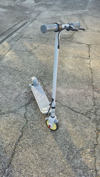 Детска електрическа тротинетка