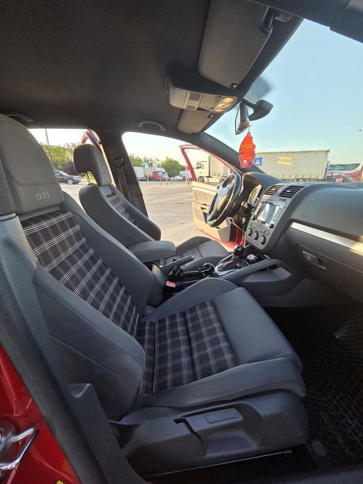 Vând Volkswagen Golf 5 GTI