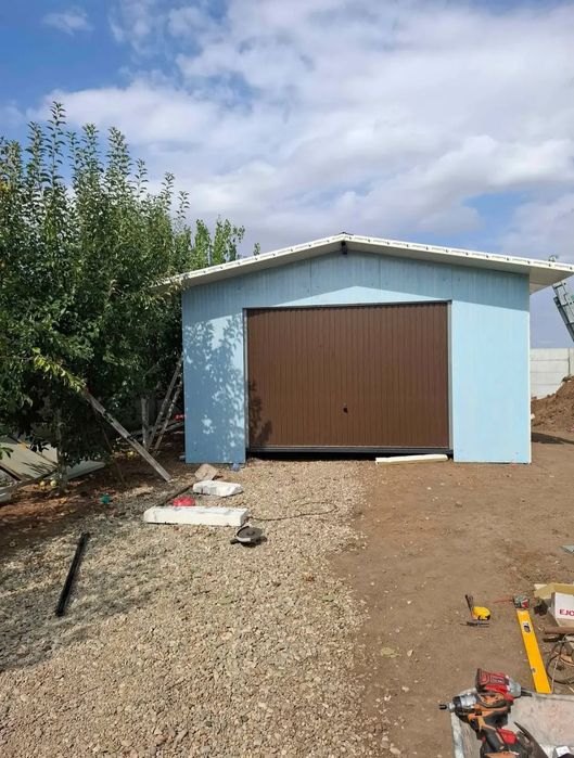 Vând garaje auto din panouri sandwich sau magazine