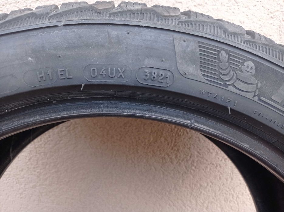 Vând 4 anvelope de iarnă  235/45   r 18.  Michelin Pilot Alpin