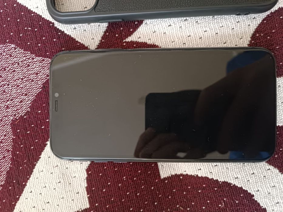 Iphone 11 в хорошем состояние