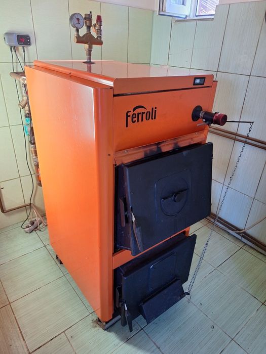 Centrală pe lemne Ferroli 35 kW utilizata 2 ierni
