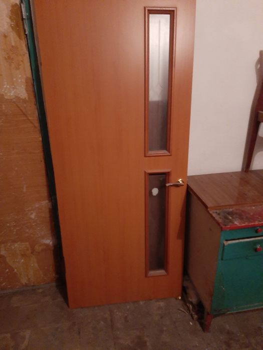 Продам двери в межкомнатные  в отличном состоянии