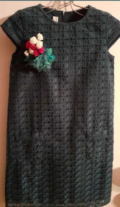 Платья нарядные на  девочку  3500