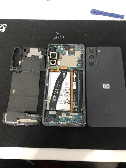 Dezmembrez Samsung  S21 si S 21 Fe