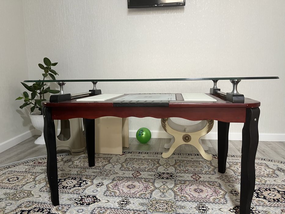 Кухонный стол