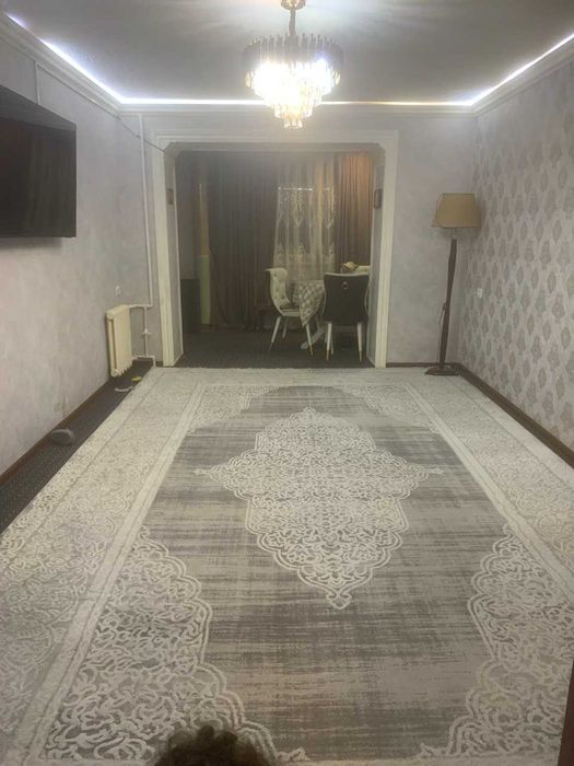 Чиланзар 8 кв  2/1/4  2 ком Кирпич. Балкон 2х6. Oрентир Парус