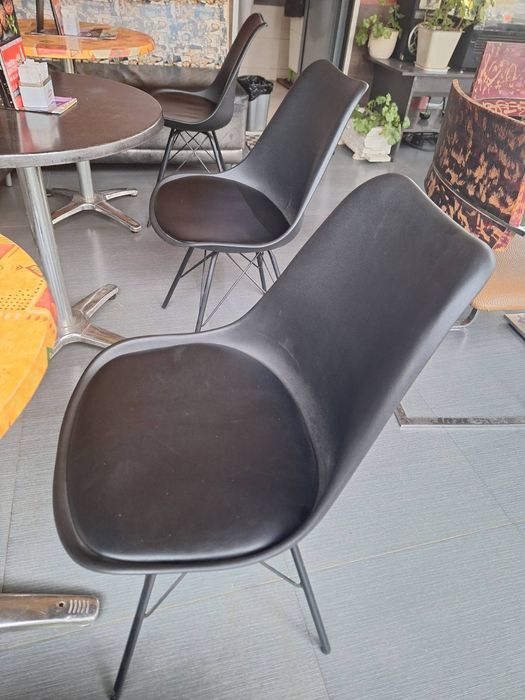 Пластмасови столове