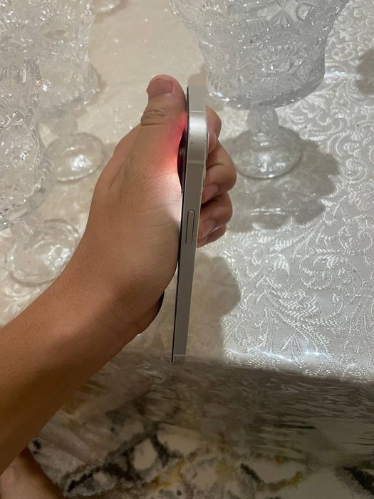 Iphone 12 hamma joe ishlidi
