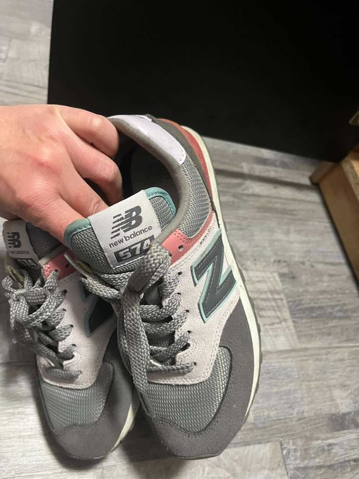 Дамски маратонки комплектна цена 200 лв