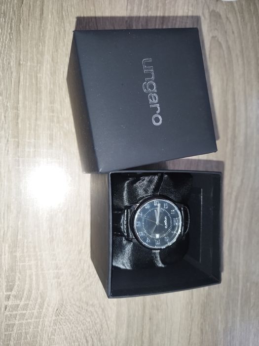 Ръчен часовник UNGARO