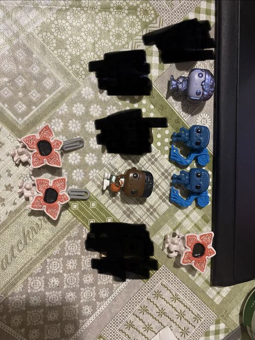 Киндер джой очень странные дела