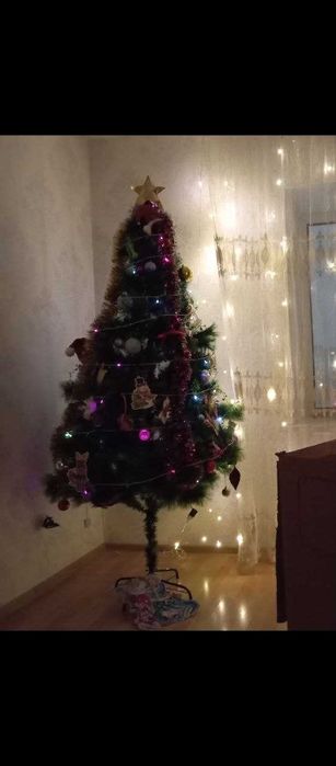 Ёлка искусственная, высота около 180 см