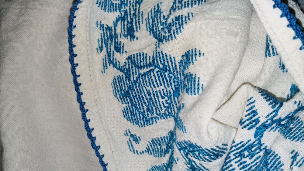 Costum popular vechi, peste 100 de ani.