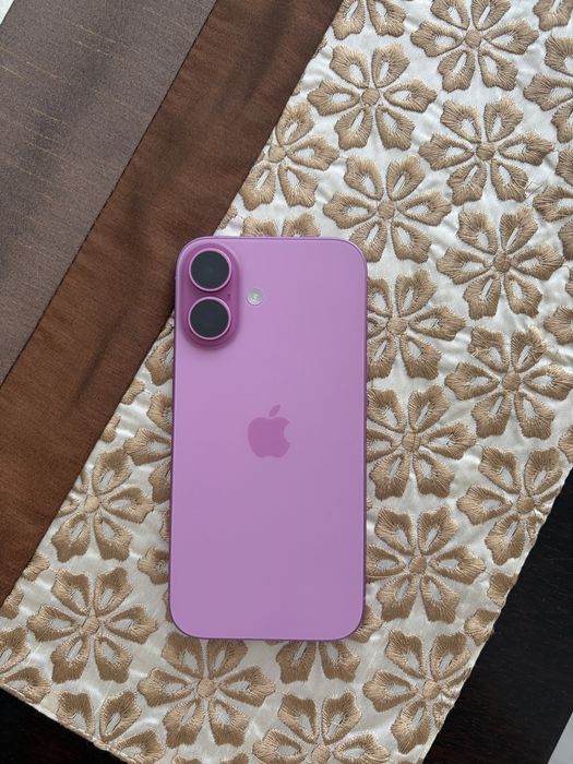 Vand Iphone 16 roz