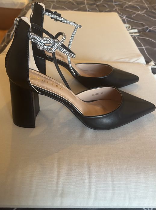 Елегантни обувки с дебел ток