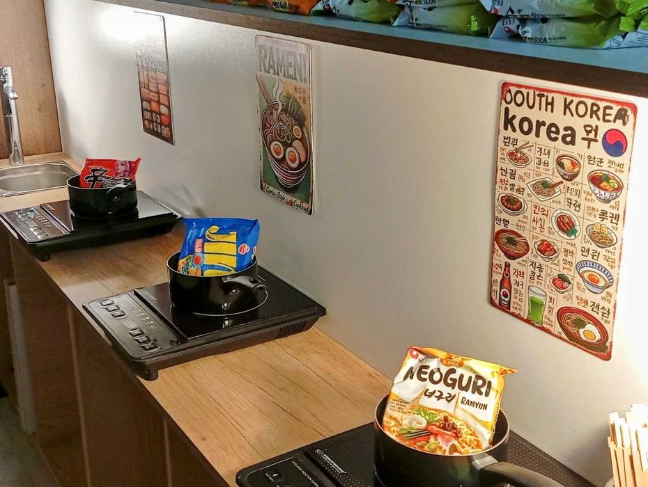 Inchiriem sala pentru evenimente pt max 40 persoane.