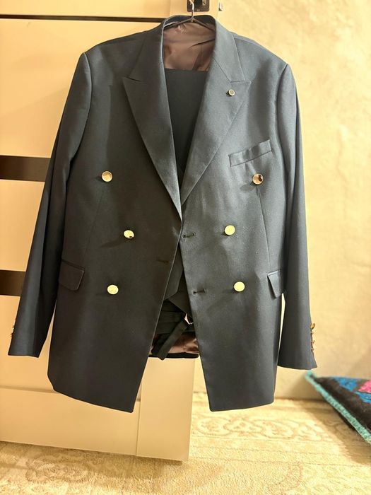 Продам турецкий костюм