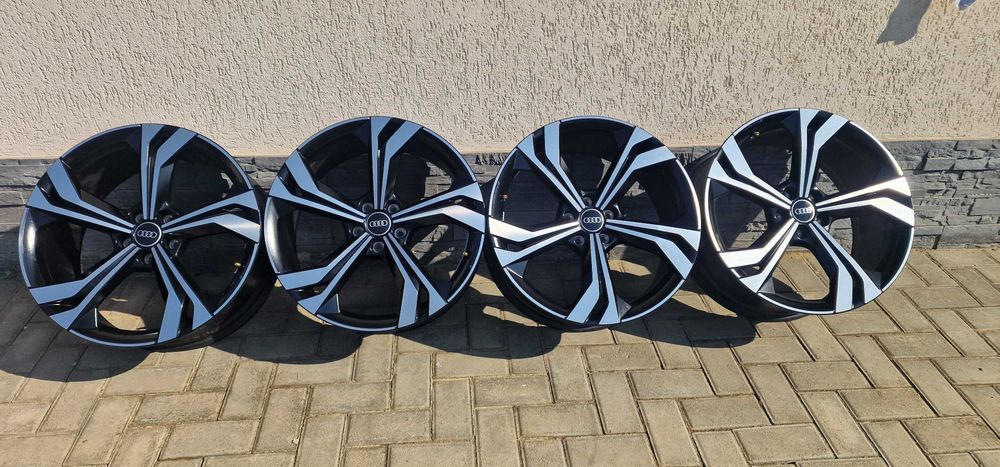 Jante originale Audi Sport de 20 de inch.