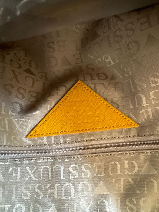 Чанта Guess luxe