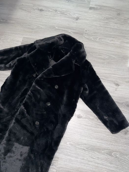 Blana neagra lunga , foarte pufoasa M-L