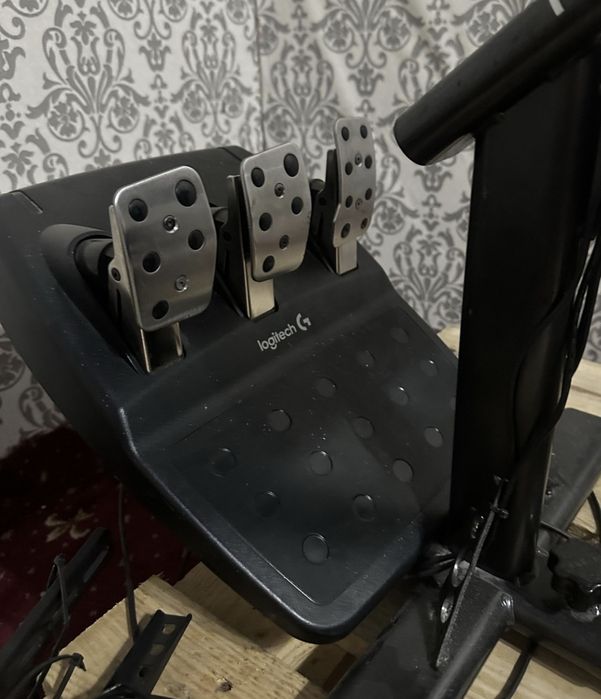 Scaun Gaming Playseat + Pedale și Volan PlayStation
