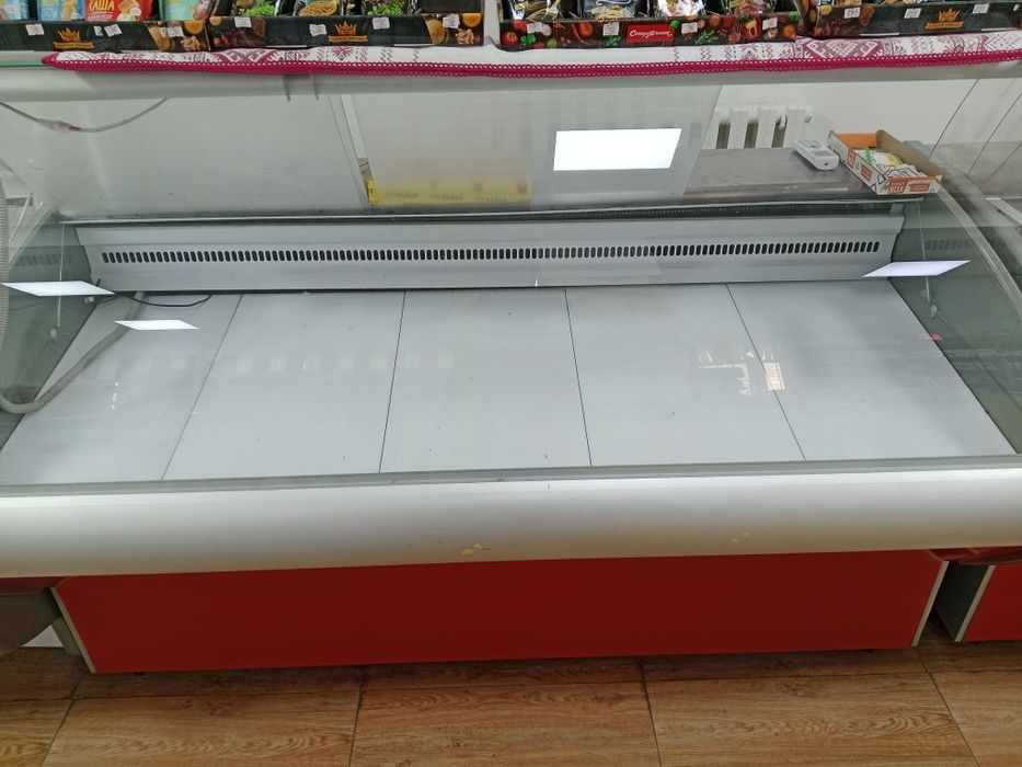 Витринный холодильник