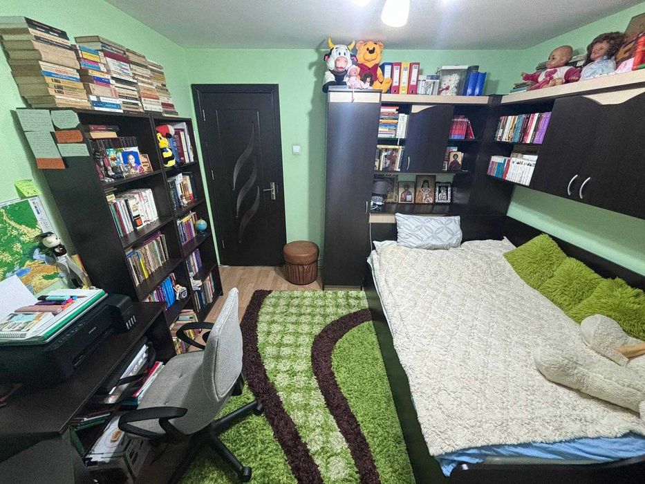 Vând apartament decomandat cu 2 locuri de parcare în ALFA