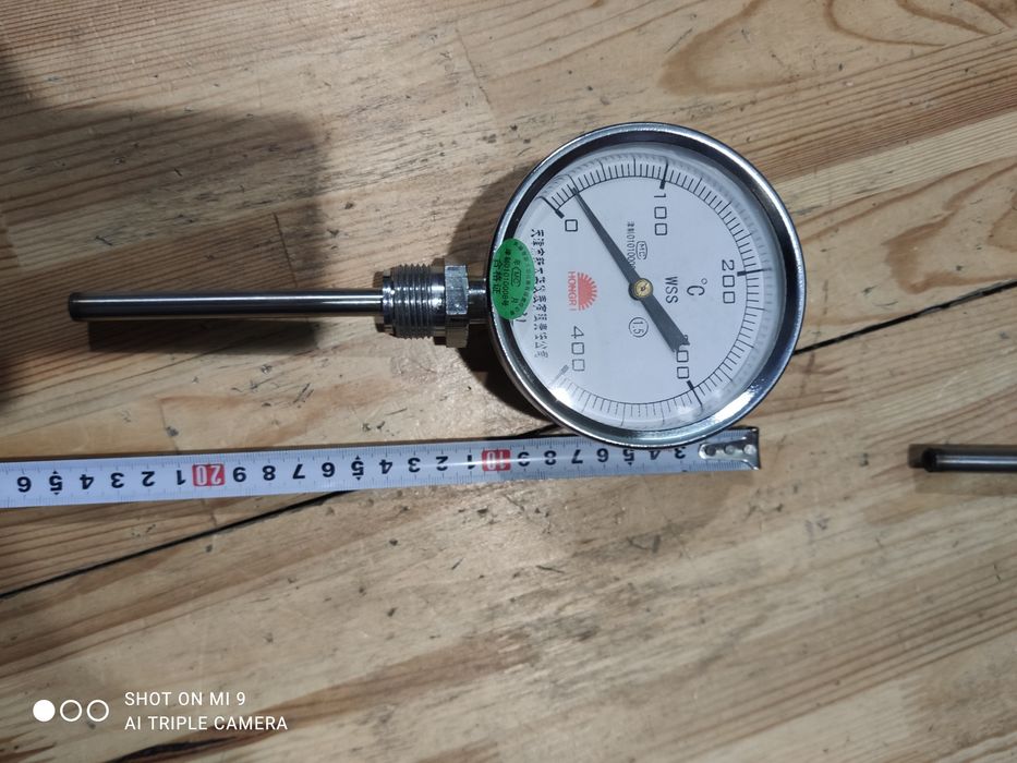 Термометр биметаллический.