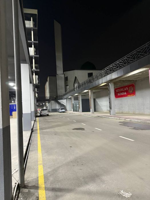 Ибн сино савдо маркази Stroymart сотилади