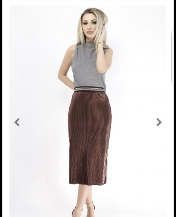 Top cropp si fusta Bershka 38
